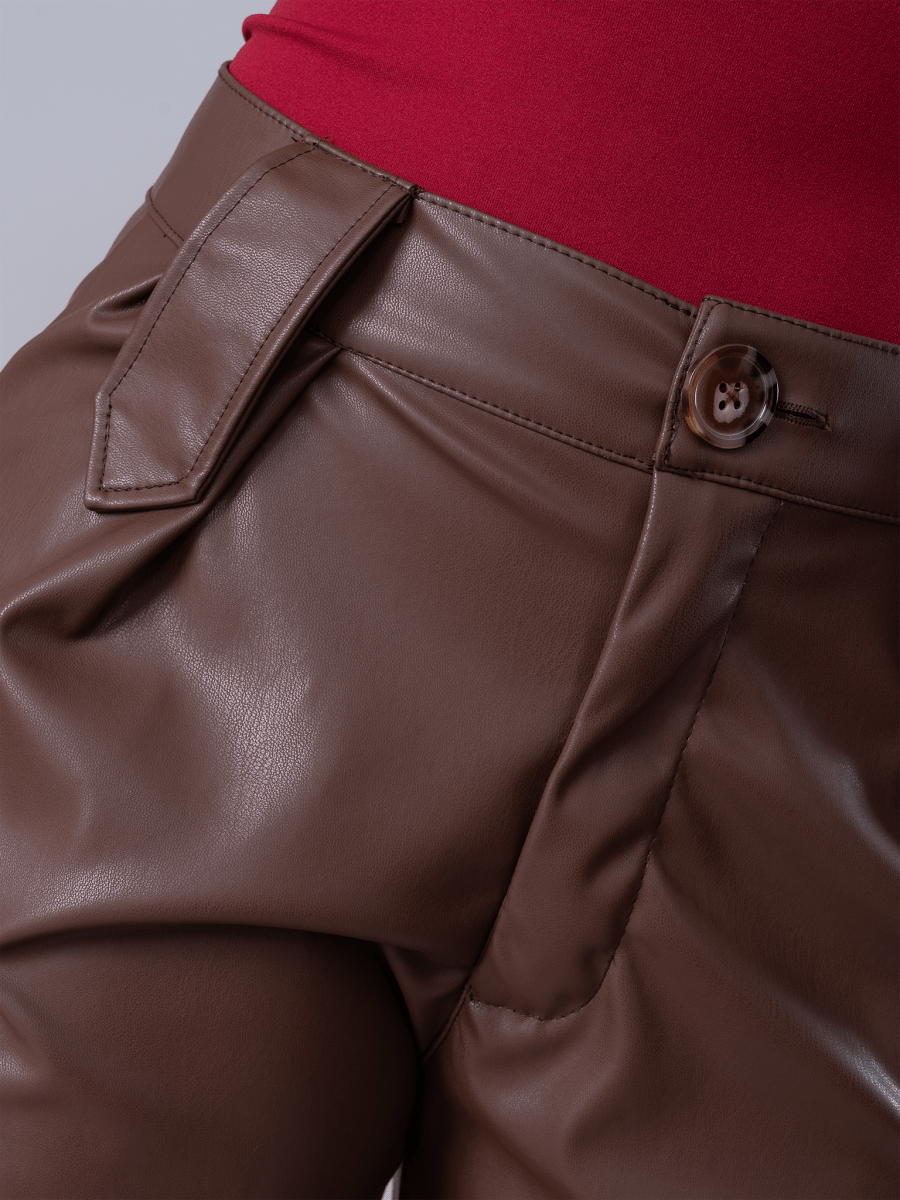 Cargo Efecto Piel Nathalia Marrón - PANTALON de La Matier