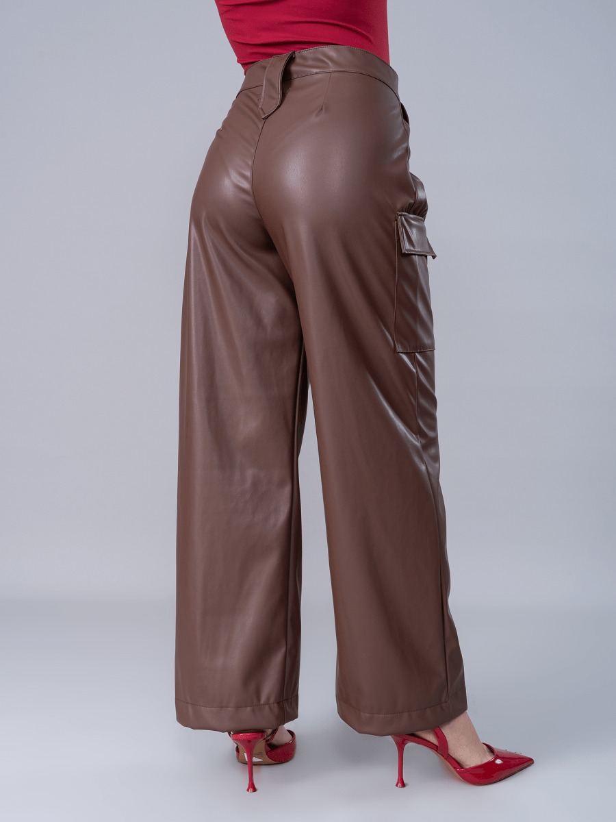 Cargo Efecto Piel Nathalia Marrón - PANTALON de La Matier