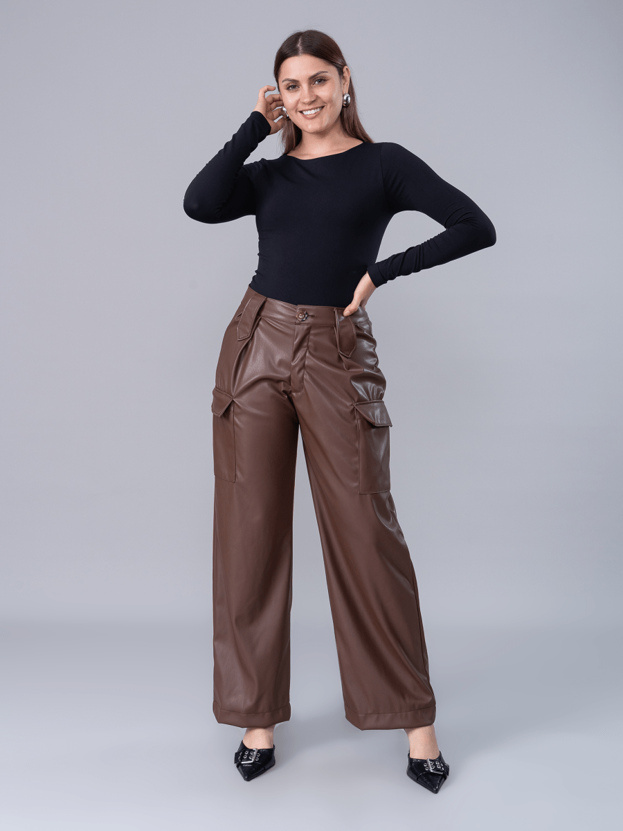 Cargo Efecto Piel Nathalia Marrón - PANTALON de La Matier