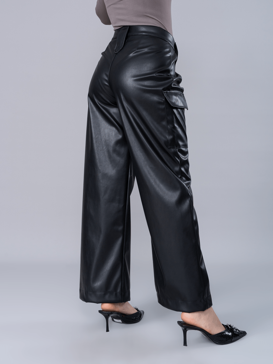 Cargo Efecto Piel Nathalia Negro - Pantalon de La Matier