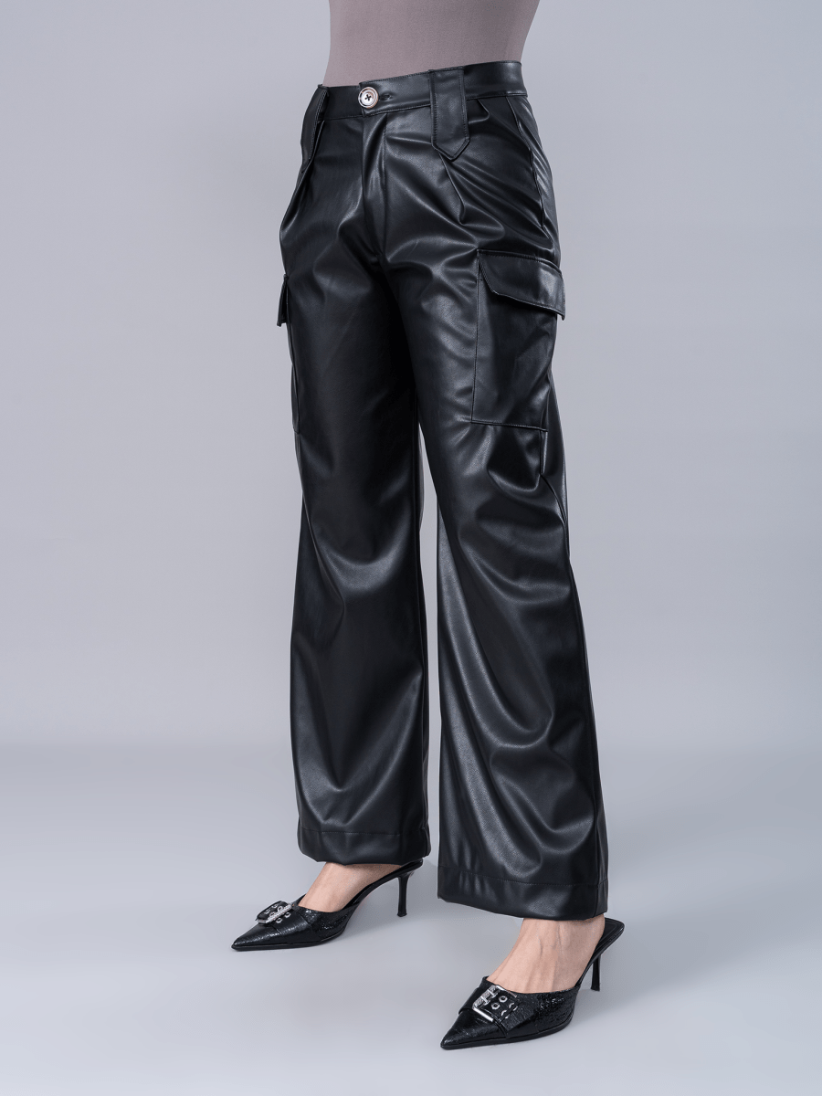 Cargo Efecto Piel Nathalia Negro - Pantalon de La Matier