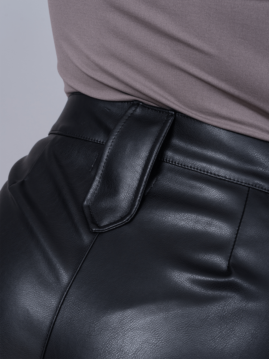 Cargo Efecto Piel Nathalia Negro - Pantalon de La Matier