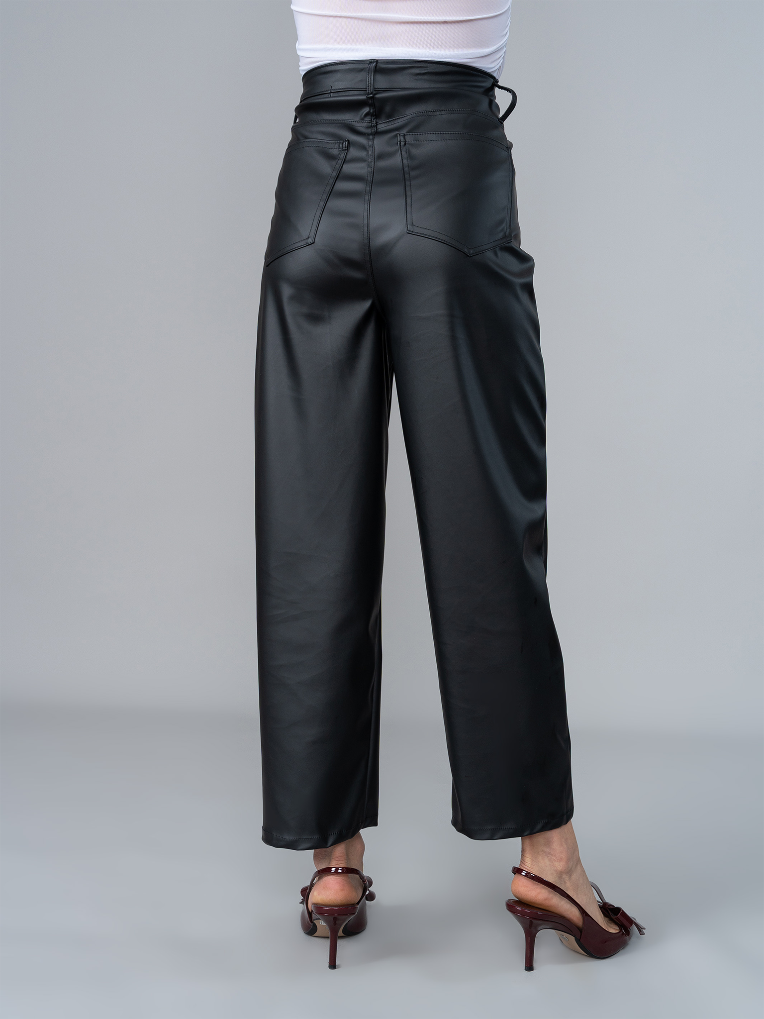 Pantalón Ani Negro en Cuerina