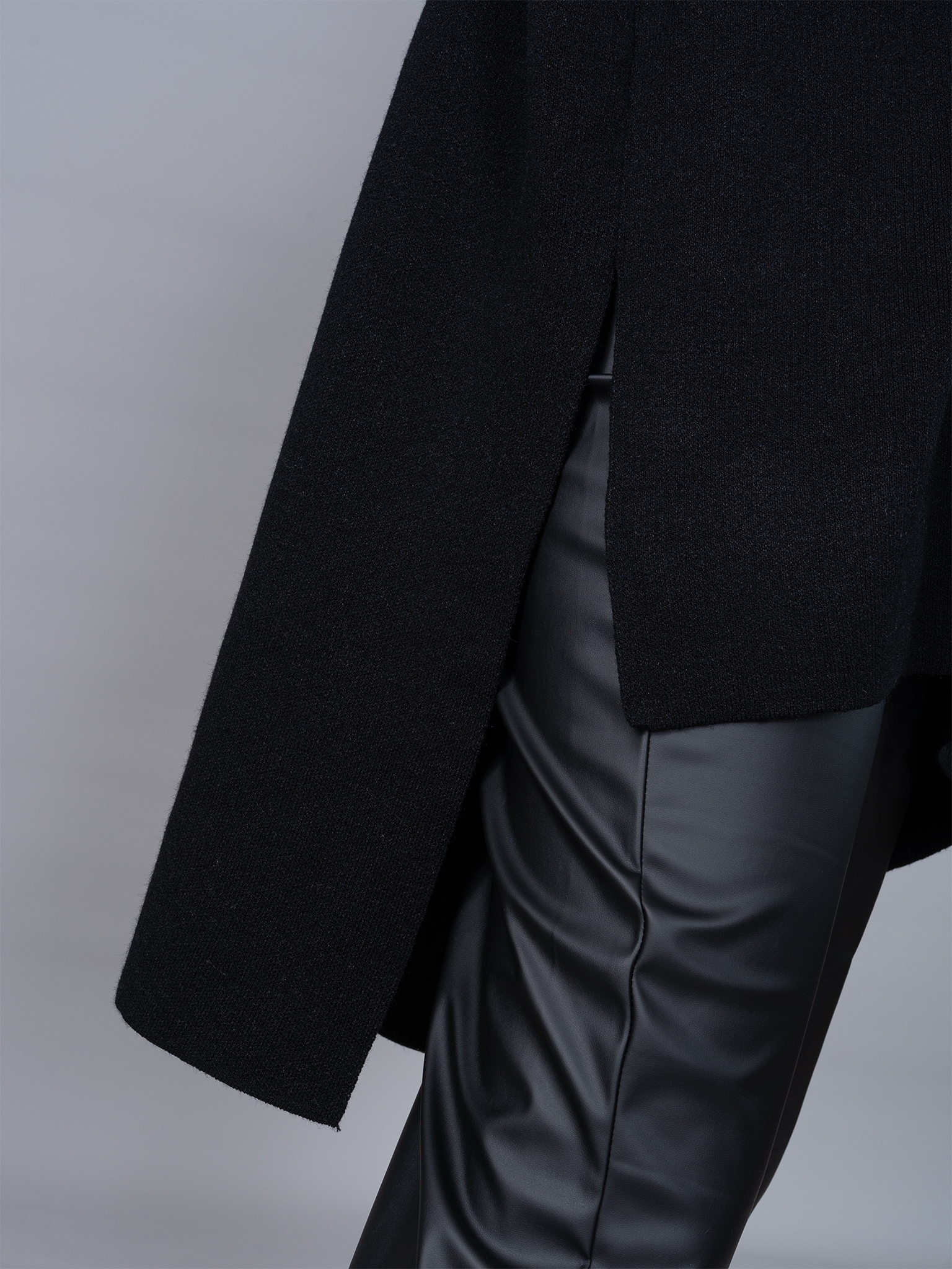Poncho Tejido Lily Negro 2.0