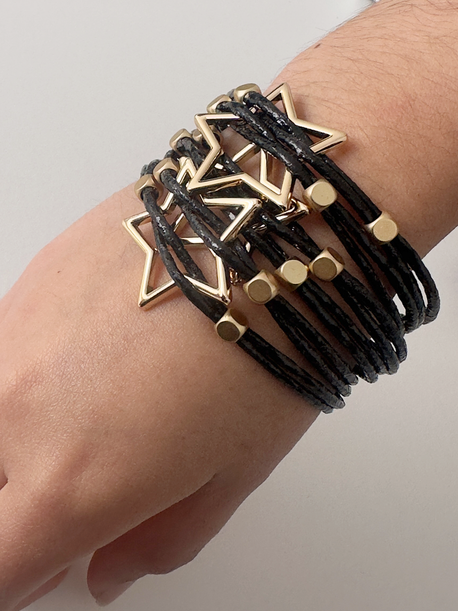 Pulsera Negra de Estrellas