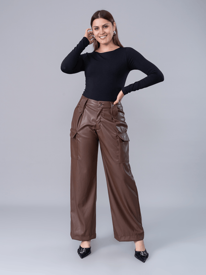 Cargo Efecto Piel Nathalia Marrón - PANTALON de La Matier