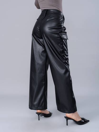 Cargo Efecto Piel Nathalia Negro - Pantalon de La Matier