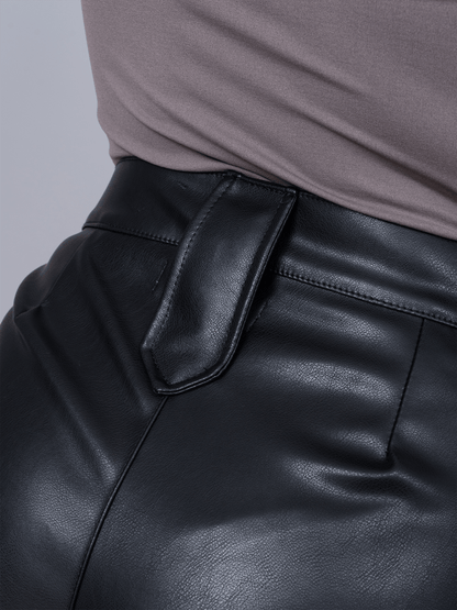Cargo Efecto Piel Nathalia Negro - Pantalon de La Matier