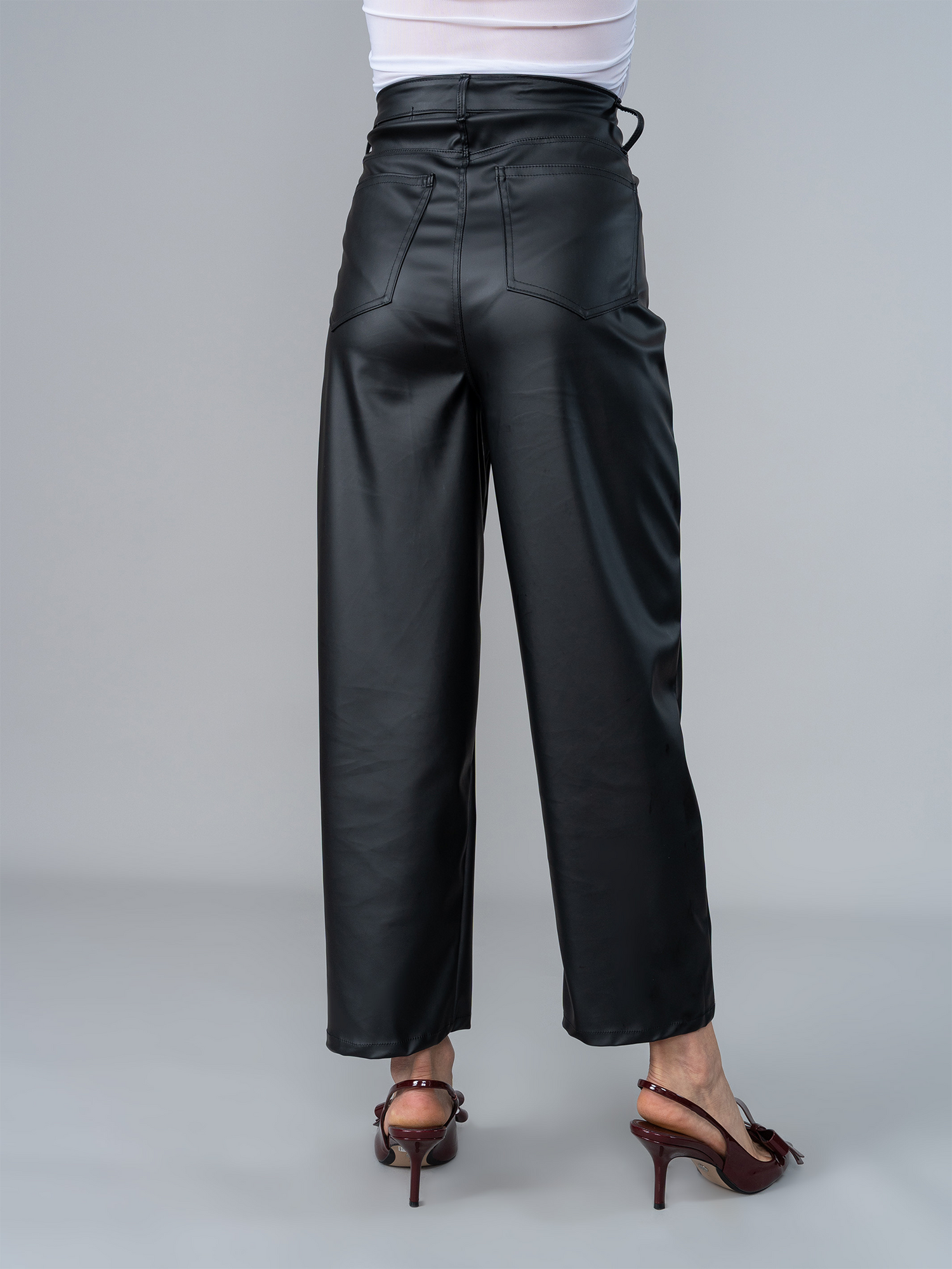 Pantalón Ani Negro en Cuerina