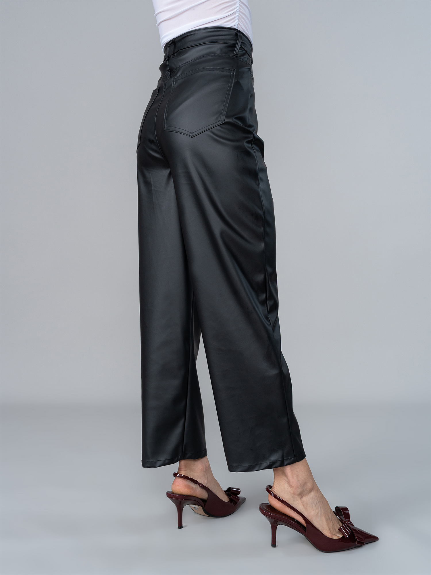 Pantalón Ani Negro en Cuerina