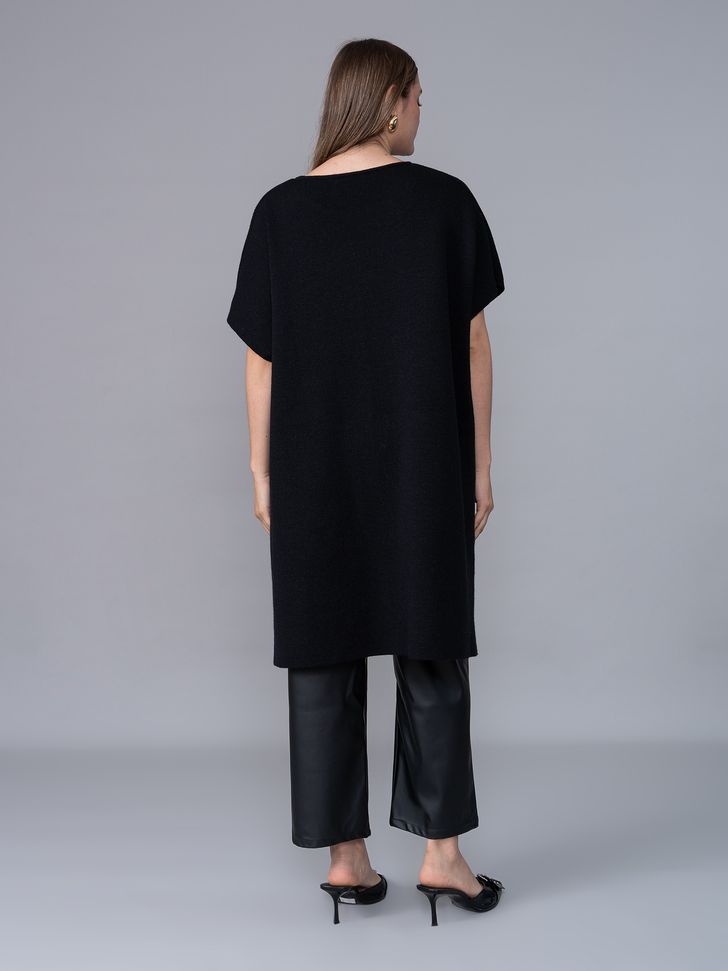 Poncho Tejido Lily Negro 2.0